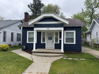 1864 Wood Street, Muskegon, MI 49442