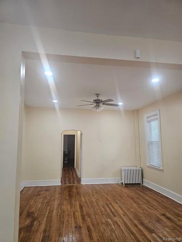 4221 Moran, Detroit, MI 48207