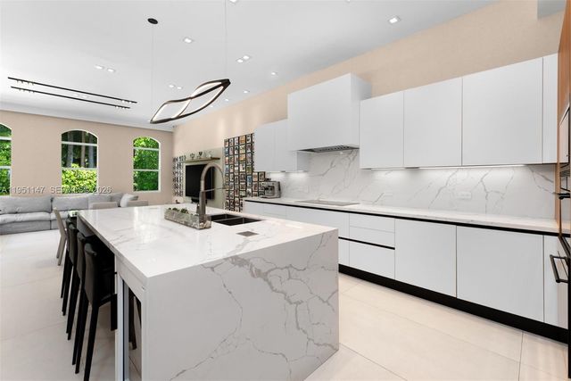 229 Golden Beach Dr, Golden Beach, FL 33160