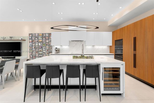 229 Golden Beach Dr, Golden Beach, FL 33160