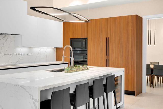 229 Golden Beach Dr, Golden Beach, FL 33160