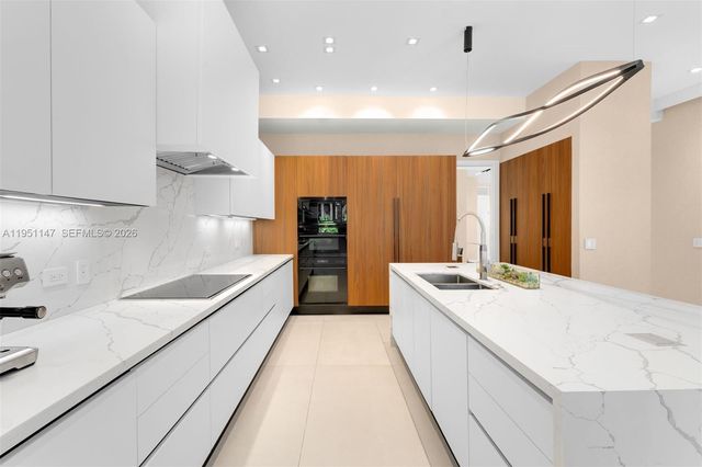 229 Golden Beach Dr, Golden Beach, FL 33160