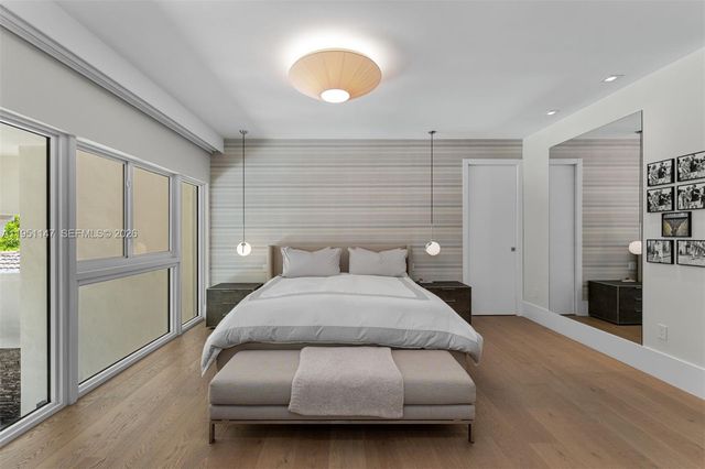 229 Golden Beach Dr, Golden Beach, FL 33160