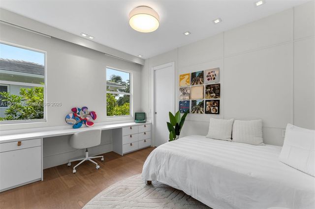 229 Golden Beach Dr, Golden Beach, FL 33160