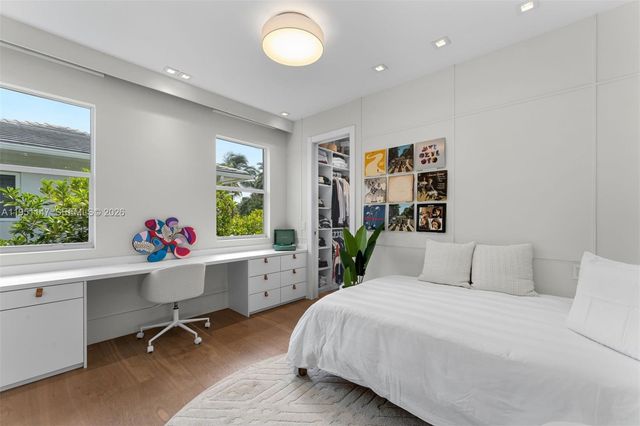 229 Golden Beach Dr, Golden Beach, FL 33160