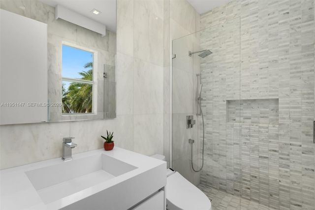 229 Golden Beach Dr, Golden Beach, FL 33160