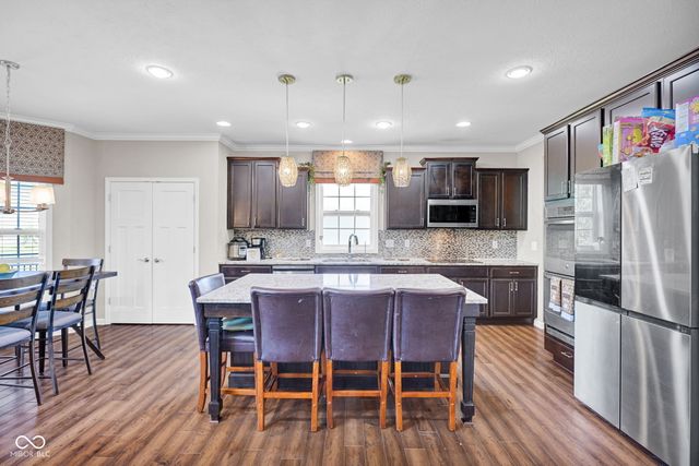 6998 Stoney Ridge Drive, Columbus, IN 47201