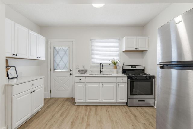 3835 Bryant Avenue N, Minneapolis, MN 55412