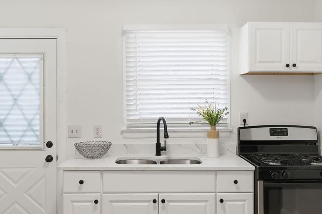 3835 Bryant Avenue N, Minneapolis, MN 55412