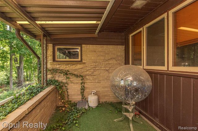 6455 Norham Road, Bloomfield Hills, MI 48301