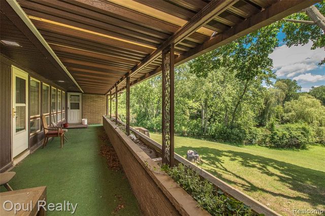 6455 Norham Road, Bloomfield Hills, MI 48301