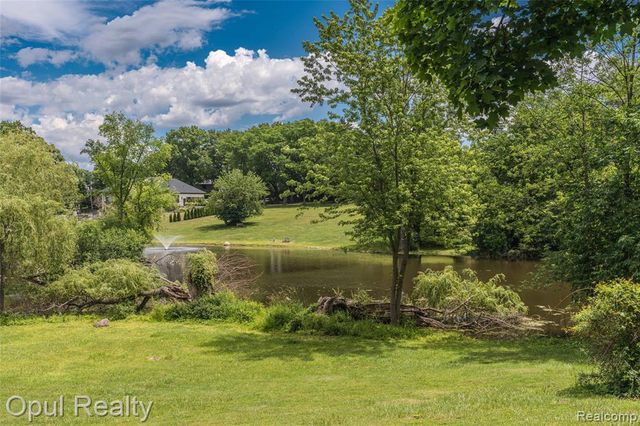 6455 Norham Road, Bloomfield Hills, MI 48301