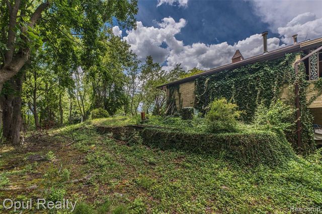 6455 Norham Road, Bloomfield Hills, MI 48301