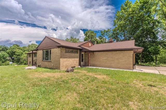 6455 Norham Road, Bloomfield Hills, MI 48301