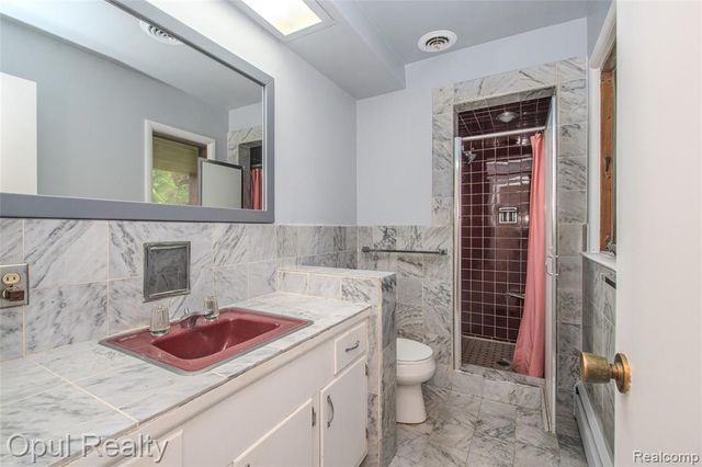 6455 Norham Road, Bloomfield Hills, MI 48301