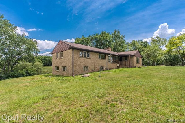 6455 Norham Road, Bloomfield Hills, MI 48301