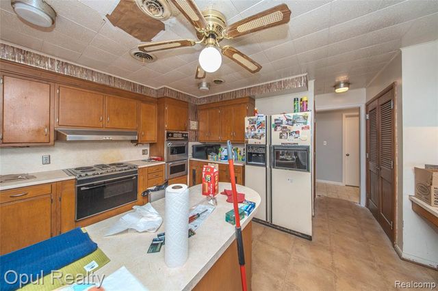 6455 Norham Road, Bloomfield Hills, MI 48301