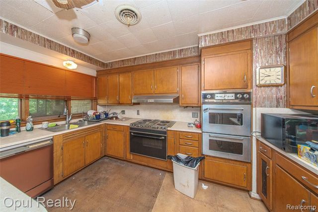 6455 Norham Road, Bloomfield Hills, MI 48301