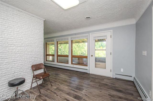 6455 Norham Road, Bloomfield Hills, MI 48301