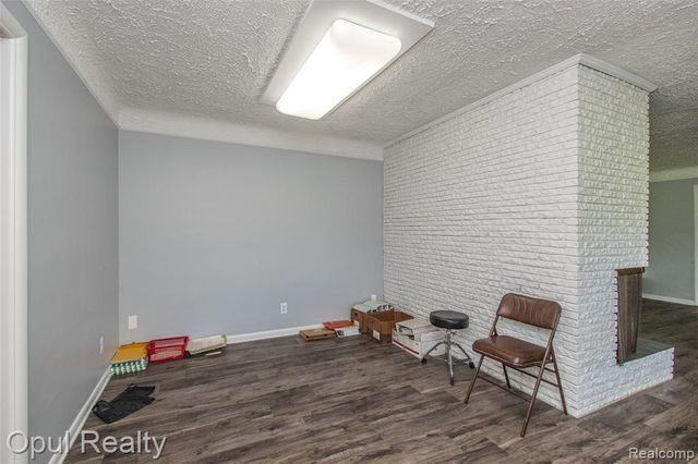 6455 Norham Road, Bloomfield Hills, MI 48301