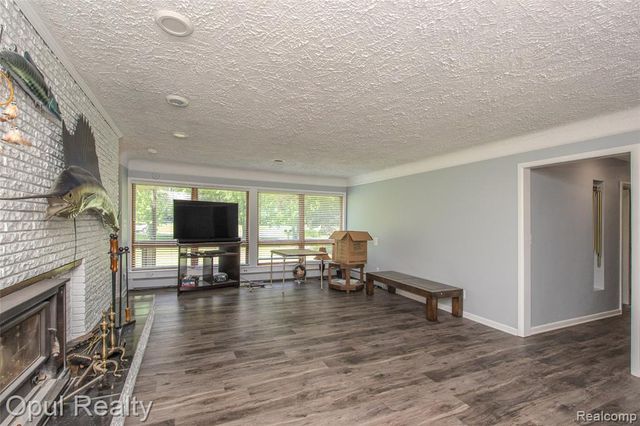 6455 Norham Road, Bloomfield Hills, MI 48301