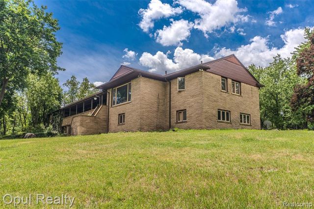 6455 Norham Road, Bloomfield Hills, MI 48301