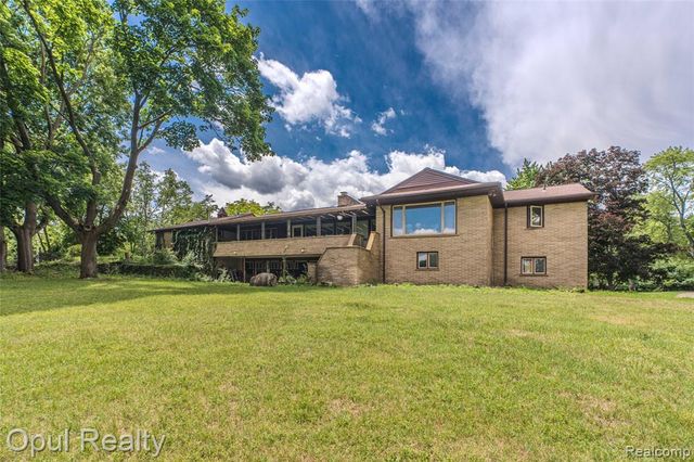 6455 Norham Road, Bloomfield Hills, MI 48301