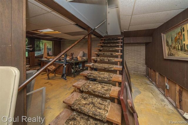 6455 Norham Road, Bloomfield Hills, MI 48301