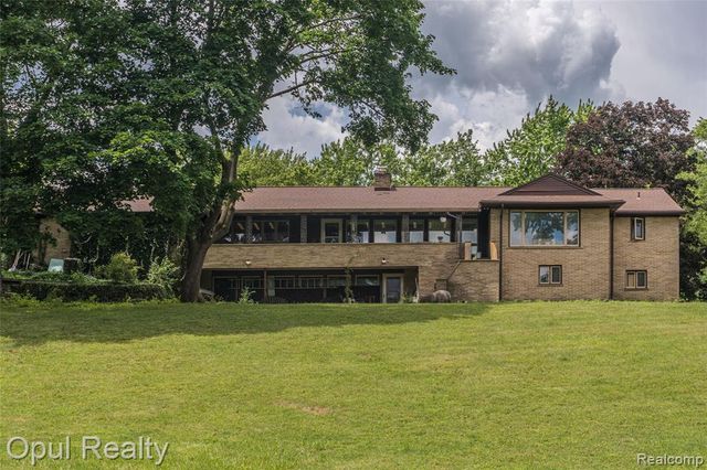 6455 Norham Road, Bloomfield Hills, MI 48301