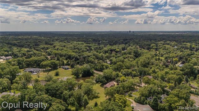 6455 Norham Road, Bloomfield Hills, MI 48301