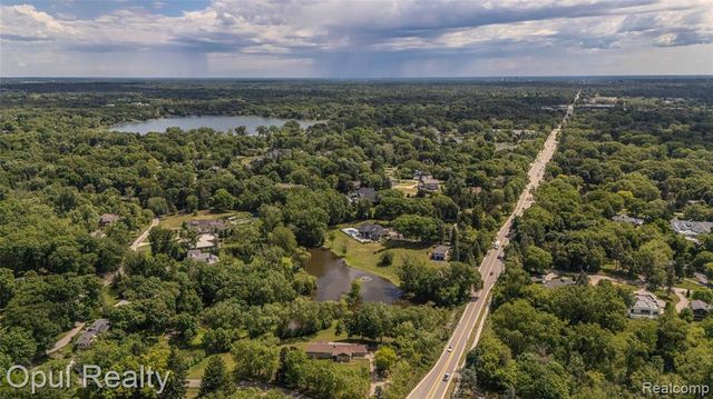 6455 Norham Road, Bloomfield Hills, MI 48301