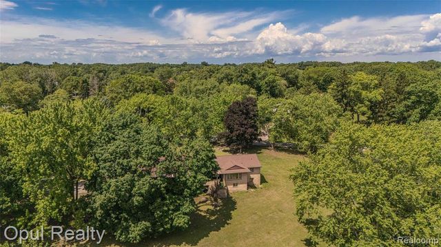 6455 Norham Road, Bloomfield Hills, MI 48301
