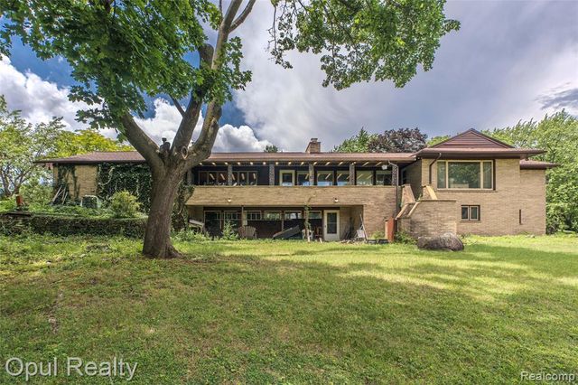 6455 Norham Road, Bloomfield Hills, MI 48301