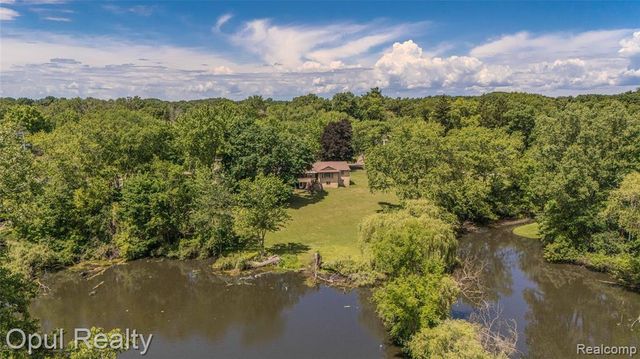 6455 Norham Road, Bloomfield Hills, MI 48301