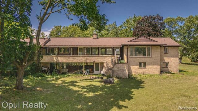 6455 Norham Road, Bloomfield Hills, MI 48301