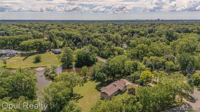 6455 Norham Road, Bloomfield Hills, MI 48301
