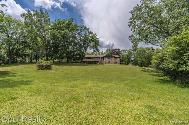 6455 Norham Road, Bloomfield Hills, MI 48301