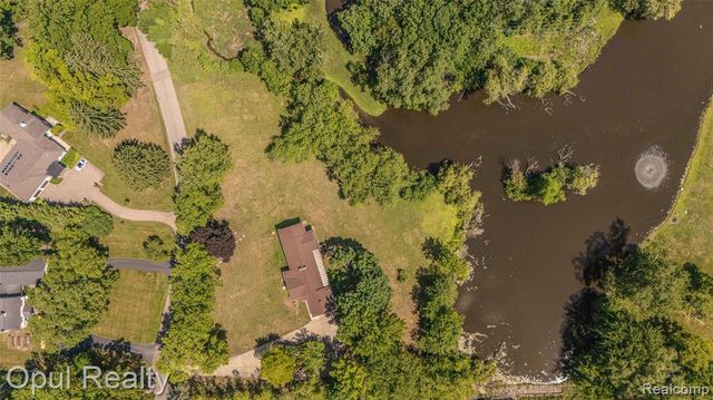 6455 Norham Road, Bloomfield Hills, MI 48301