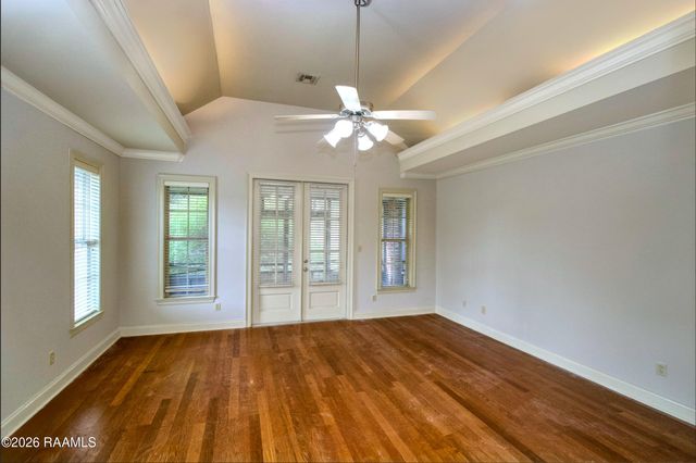 117 Hundred Oaks Drive, Youngsville, LA 70592