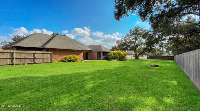 117 Hundred Oaks Drive, Youngsville, LA 70592