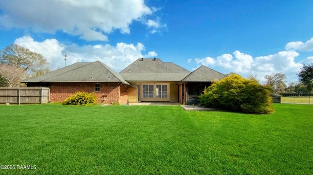 117 Hundred Oaks Drive, Youngsville, LA 70592