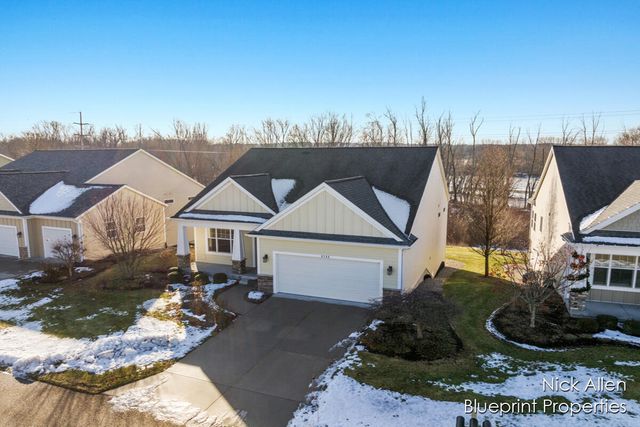 3792 Preserve Drive, Belmont, MI 49306