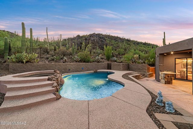 9901 N Silverbell Road, Tucson, AZ 85743
