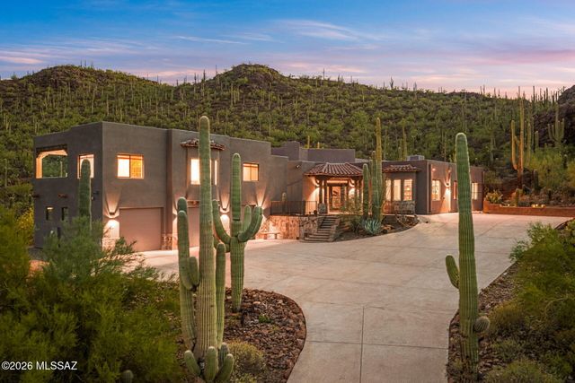 9901 N Silverbell Road, Tucson, AZ 85743