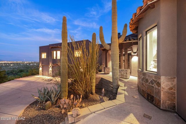 9901 N Silverbell Road, Tucson, AZ 85743
