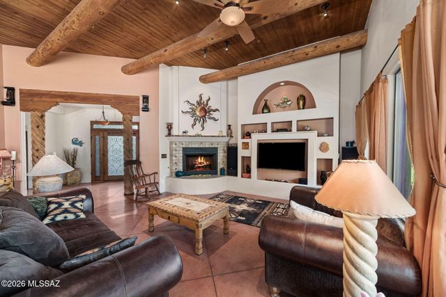 9901 N Silverbell Road, Tucson, AZ 85743