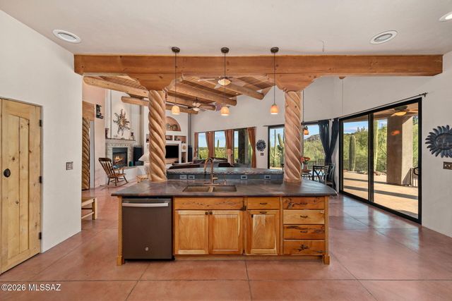 9901 N Silverbell Road, Tucson, AZ 85743