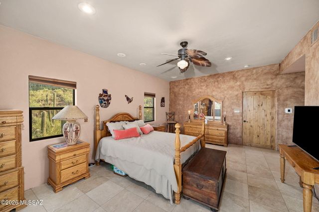 9901 N Silverbell Road, Tucson, AZ 85743