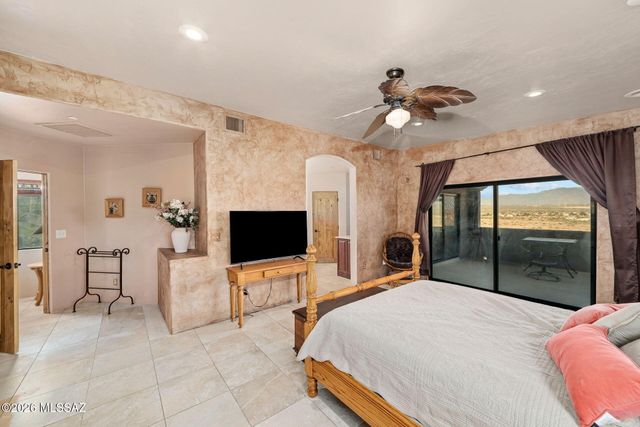 9901 N Silverbell Road, Tucson, AZ 85743