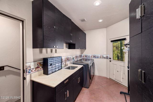 9901 N Silverbell Road, Tucson, AZ 85743
